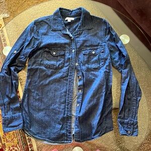 Jcrew button front denim shirt with adjustable long sleeves, size 2 like new